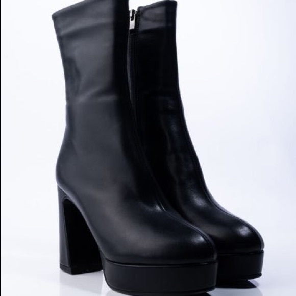 AZALEA WANG BAD GIRLS ONLY CHUNKY BOOTIE BLACK VEGAN LEATHER PLATFORM HEEL BOOTS - Picture 4 of 9